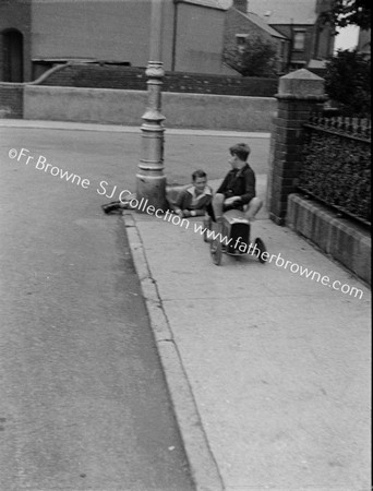 TRITONVILLE ROAD BOYS WITH TOY CAR